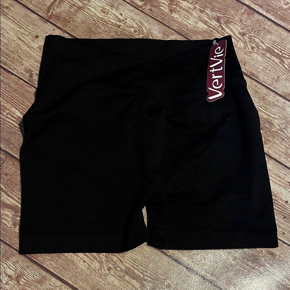 Vertvie shorts Size M